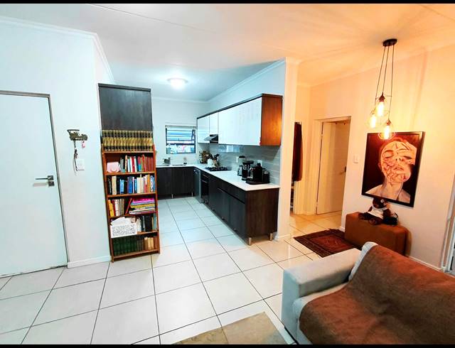 3 BEDROOM APARTMENT FOR SALE IN SANDOWN